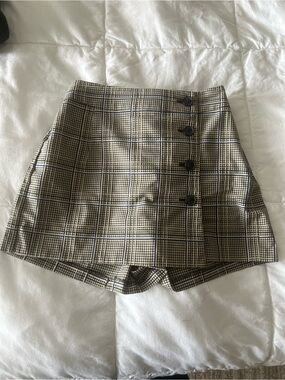 Sunday Best Beige and Black Plaid Skort